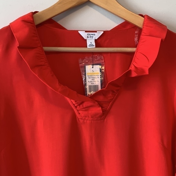 New! Crown & Ivy Red Ruffle Neck Shift Dress Size Small - Picture 4 of 16